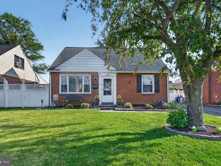 1332 Harrington Road, Havertown, PA 19083 Main Photo