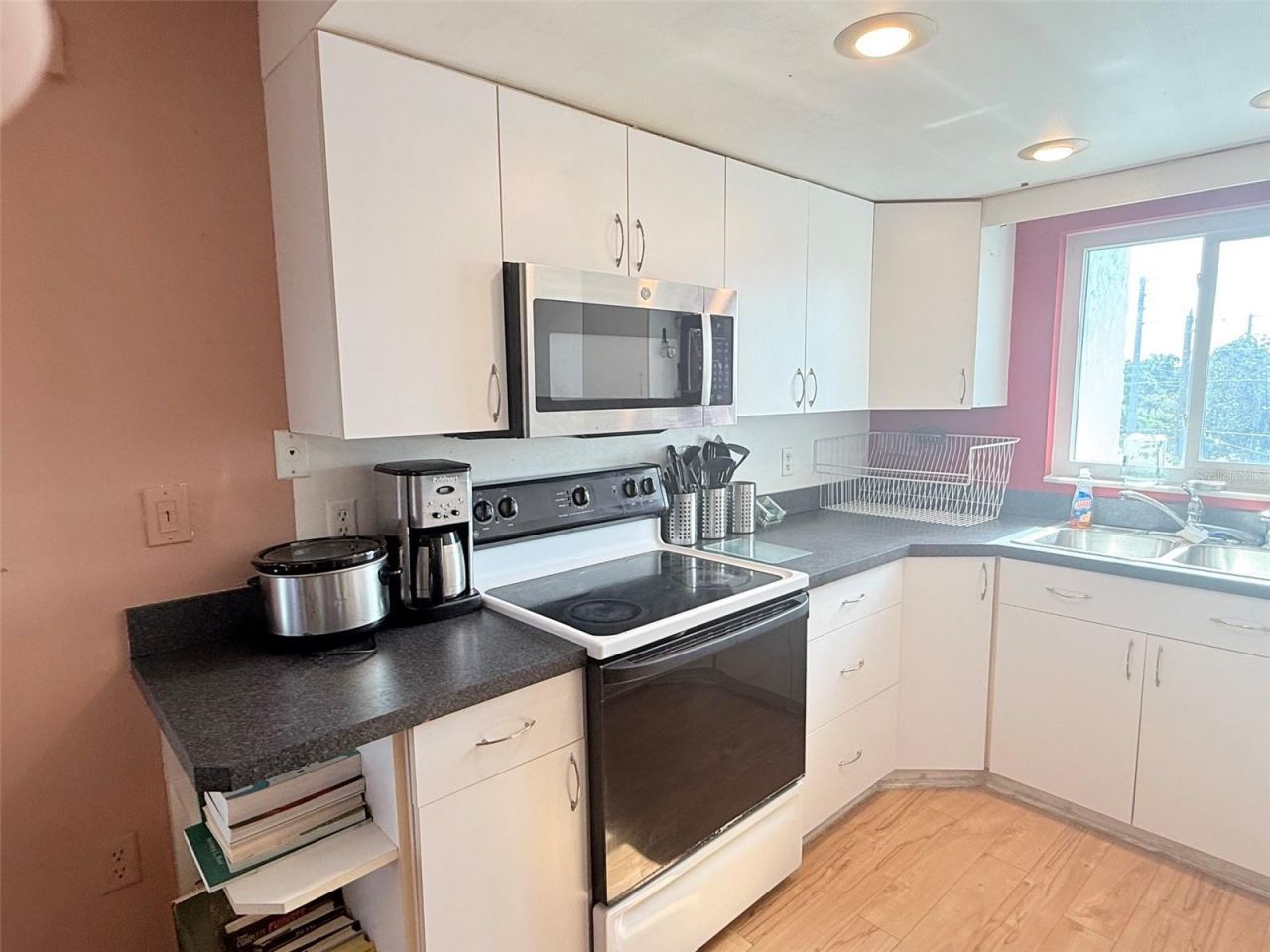 1200 37th Street N, Unit 409, Saint Petersburg, FL 33713 Photo