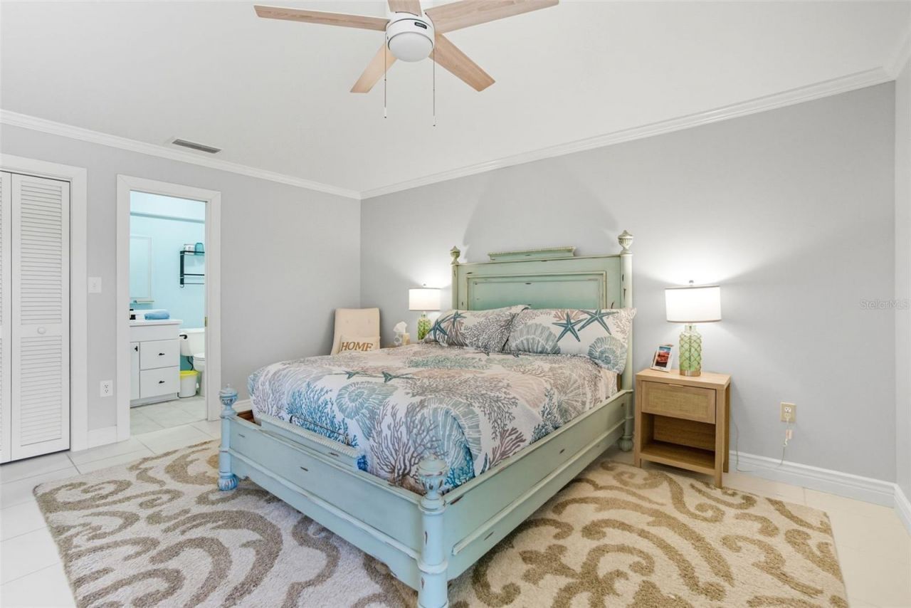 749 Manatee Avenue, Unit 749, Holmes Beach, FL 34217 Photo