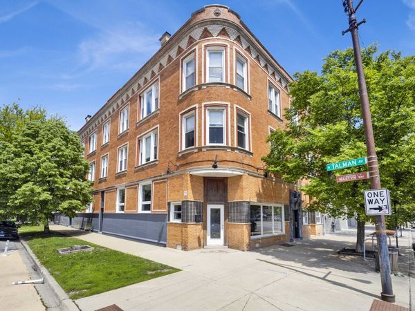 2622 W Fullerton Avenue, Unit 2, Chicago, IL 60647