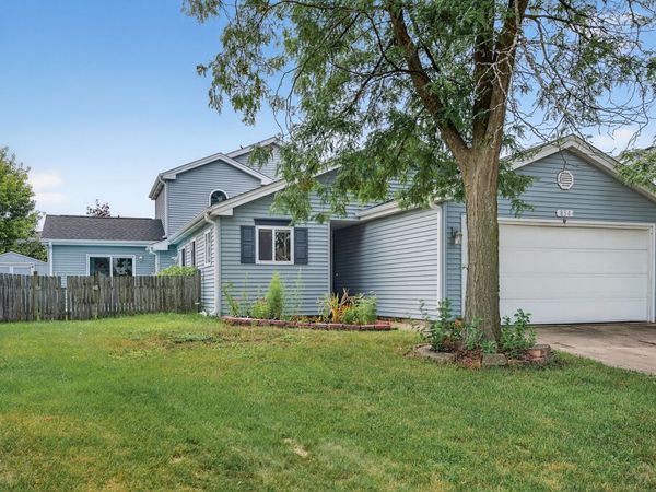 854 Plains Court , Carol Stream, IL 60188
