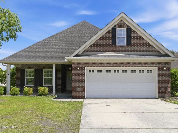 201 Silver Creek Loop, Sneads Ferry, NC 28460