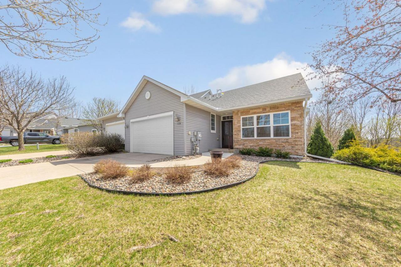 1126 Shumway Court , Faribault, MN 55021 Main Photo
