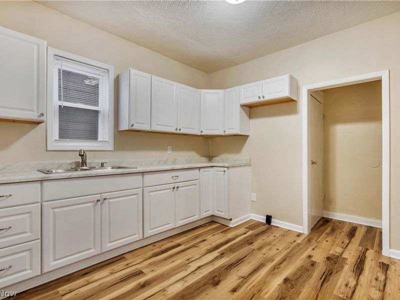 796 Dayton Street , Akron, OH 44310 Photo 3
