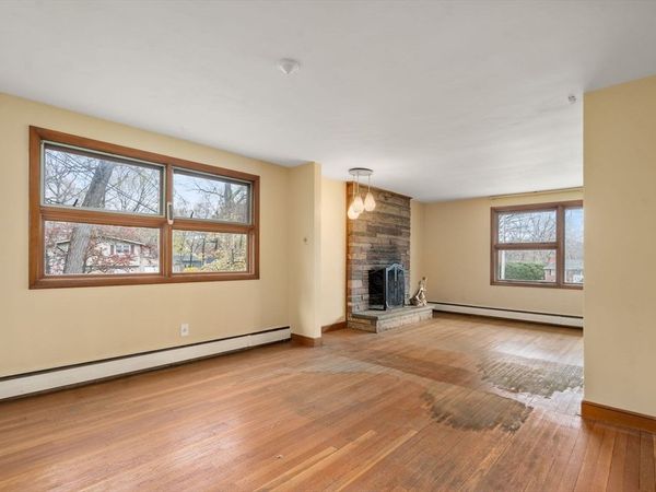 4 Greenwich Rd, Norwood, MA 02062
