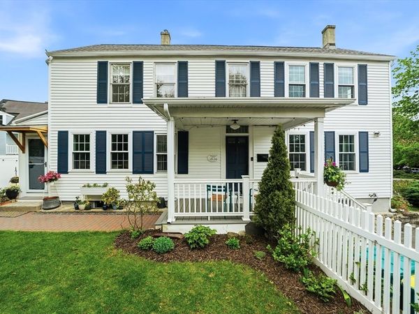 11 Beacon St, Woburn, MA 01801