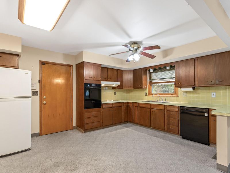 1141 Gender Road, Canal Winchester, OH 43110 Photo 6