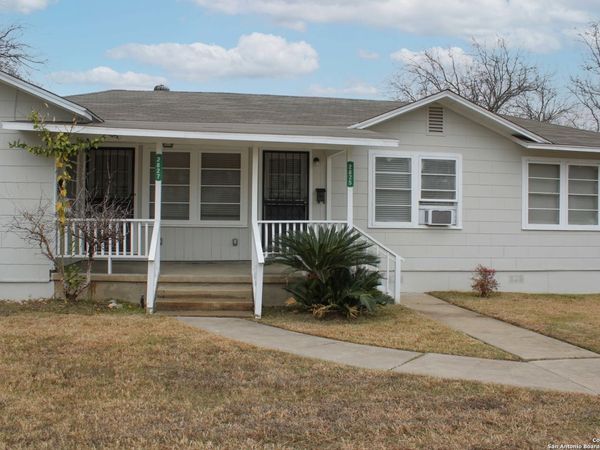 2825 W WOODLAWN AVE, San Antonio, TX 78228
