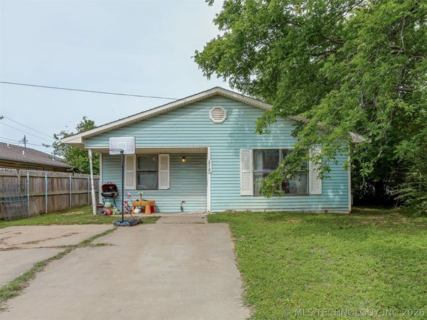 218 S 3rd Avenue , Stroud, OK 74079