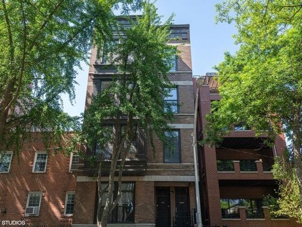 320 W Evergreen Avenue, Unit 2N, Chicago, IL 60610