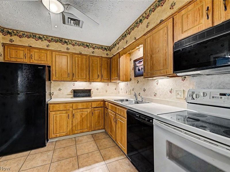 924 Memorial Parkway, Unit 207, Akron, OH 44303 Photo 3