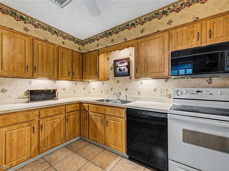 924 Memorial Parkway, Unit 207, Akron, OH 44303 Photo 4