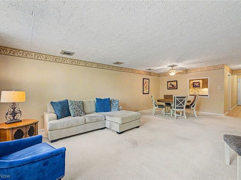 924 Memorial Parkway, Unit 207, Akron, OH 44303 Photo 7