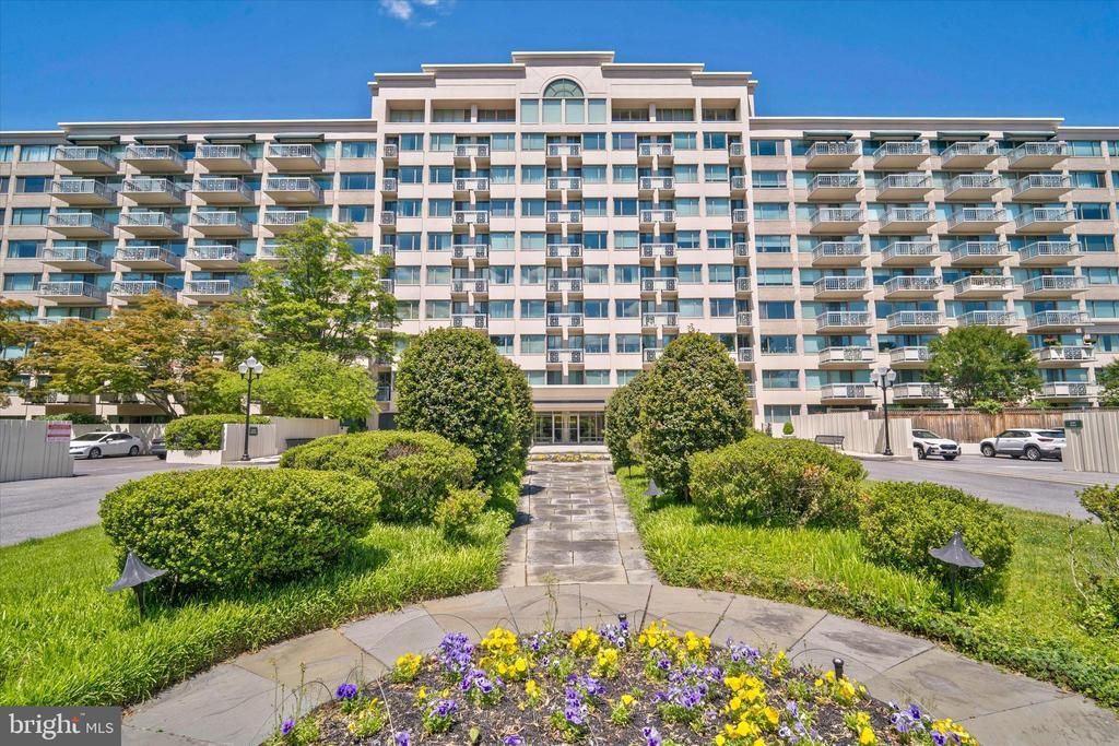 5450 Whitley Park Terrace, Unit 301, Bethesda, MD 20814 Main Photo