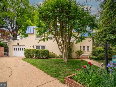 201 GARDEN COURT, FALLS CHURCH, VA 22046