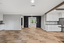 143 Bonanza Drive photo 4