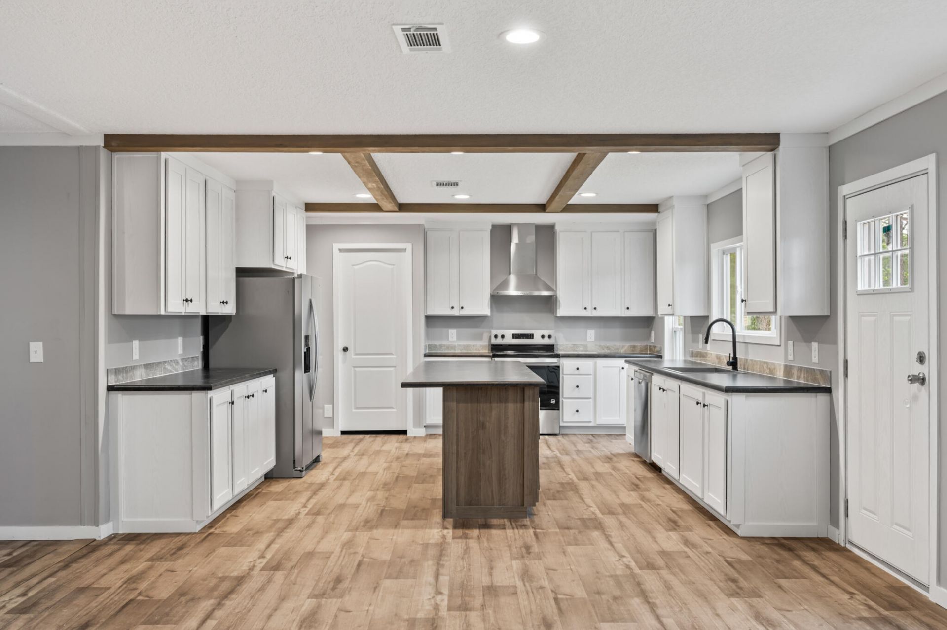 143 Bonanza Drive Photo 6