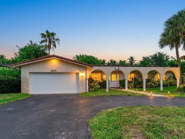 620 Lake Dasha Cir , Plantation, FL 33324