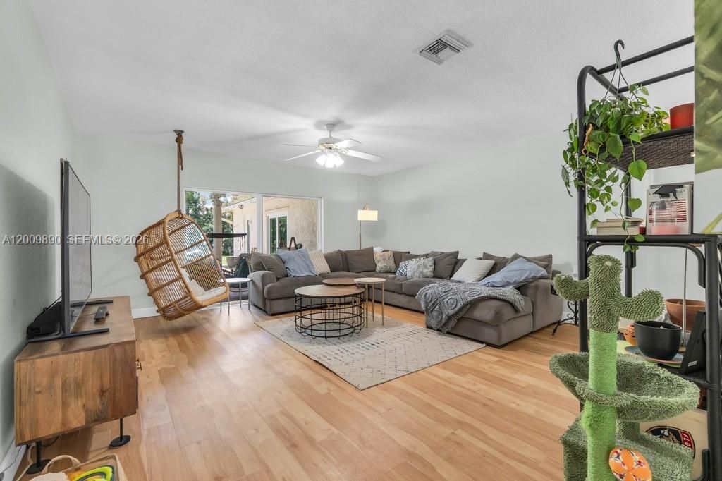 620 Lake Dasha Cir , Plantation, FL 33324 Photo