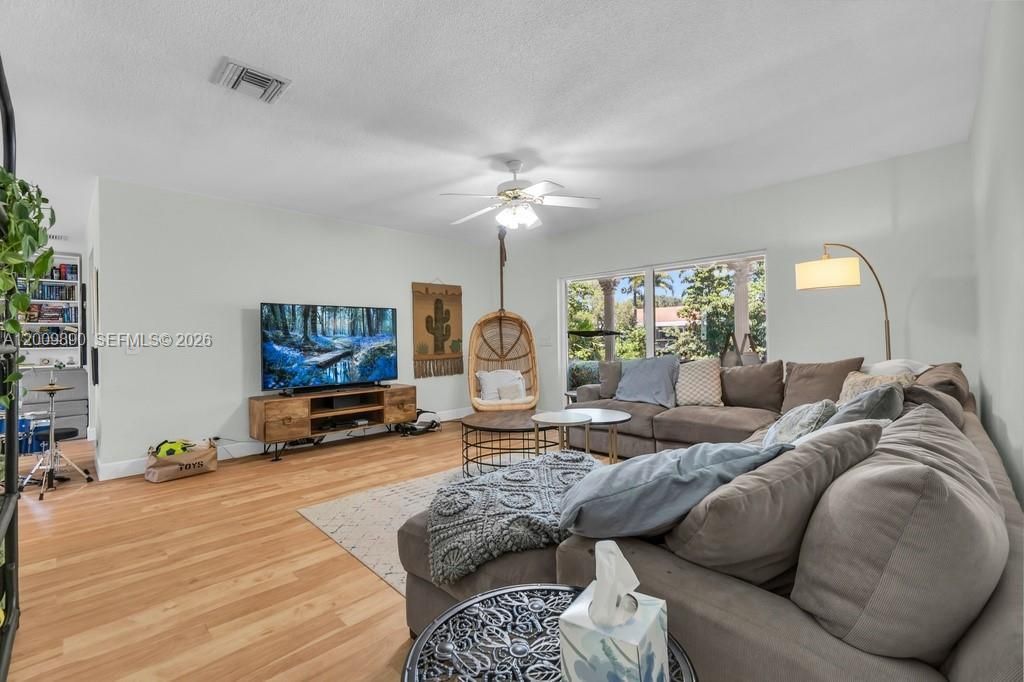 620 Lake Dasha Cir , Plantation, FL 33324 Photo