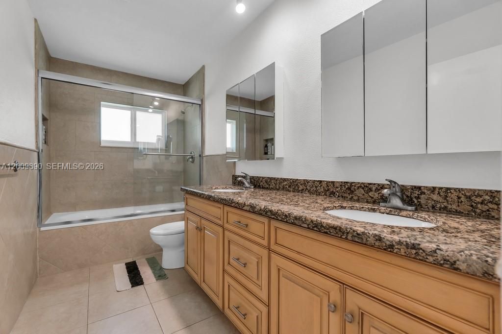620 Lake Dasha Cir , Plantation, FL 33324 Photo
