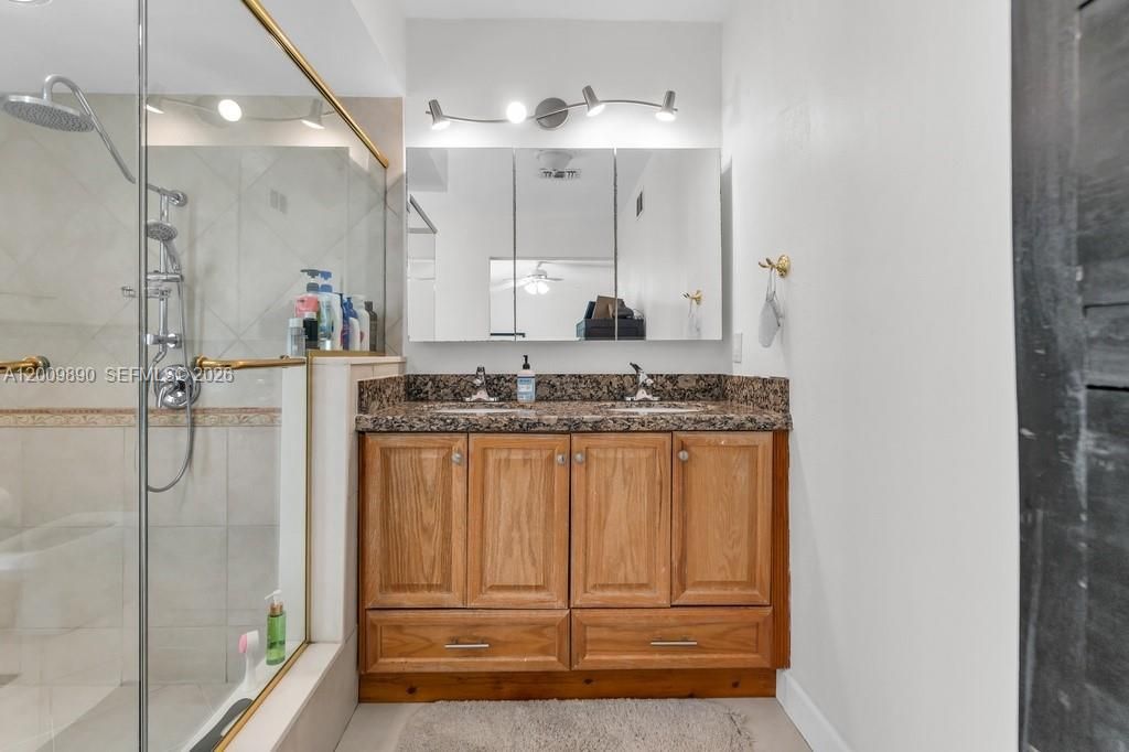 620 Lake Dasha Cir , Plantation, FL 33324 Photo