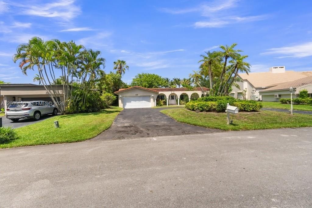 620 Lake Dasha Cir , Plantation, FL 33324 Photo