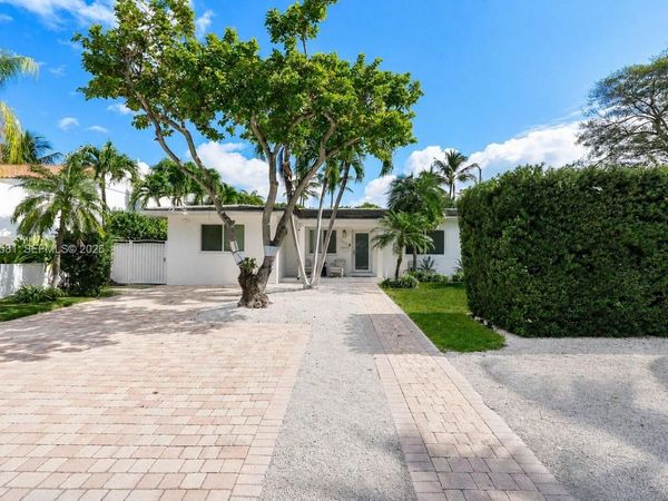 301 Hampton Ln , Key Biscayne, FL 33149