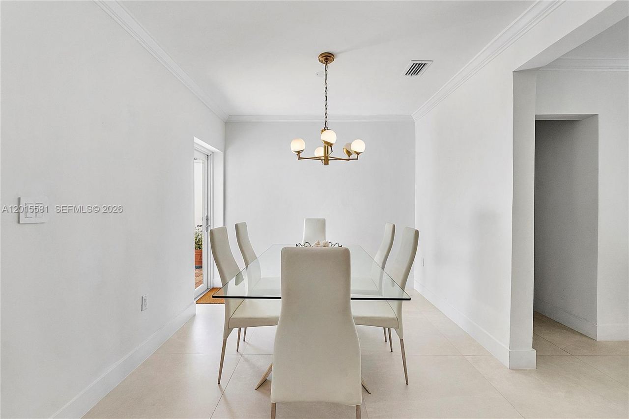 301 Hampton Ln , Key Biscayne, FL 33149 Photo