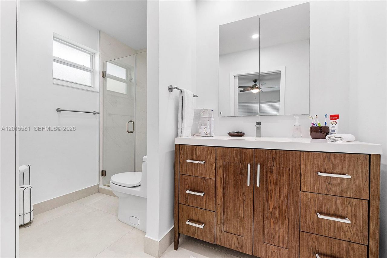 301 Hampton Ln , Key Biscayne, FL 33149 Photo