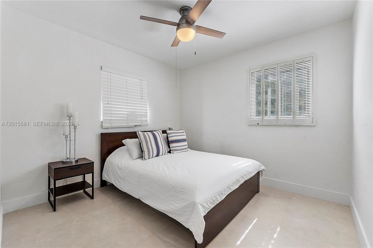 301 Hampton Ln , Key Biscayne, FL 33149 Photo