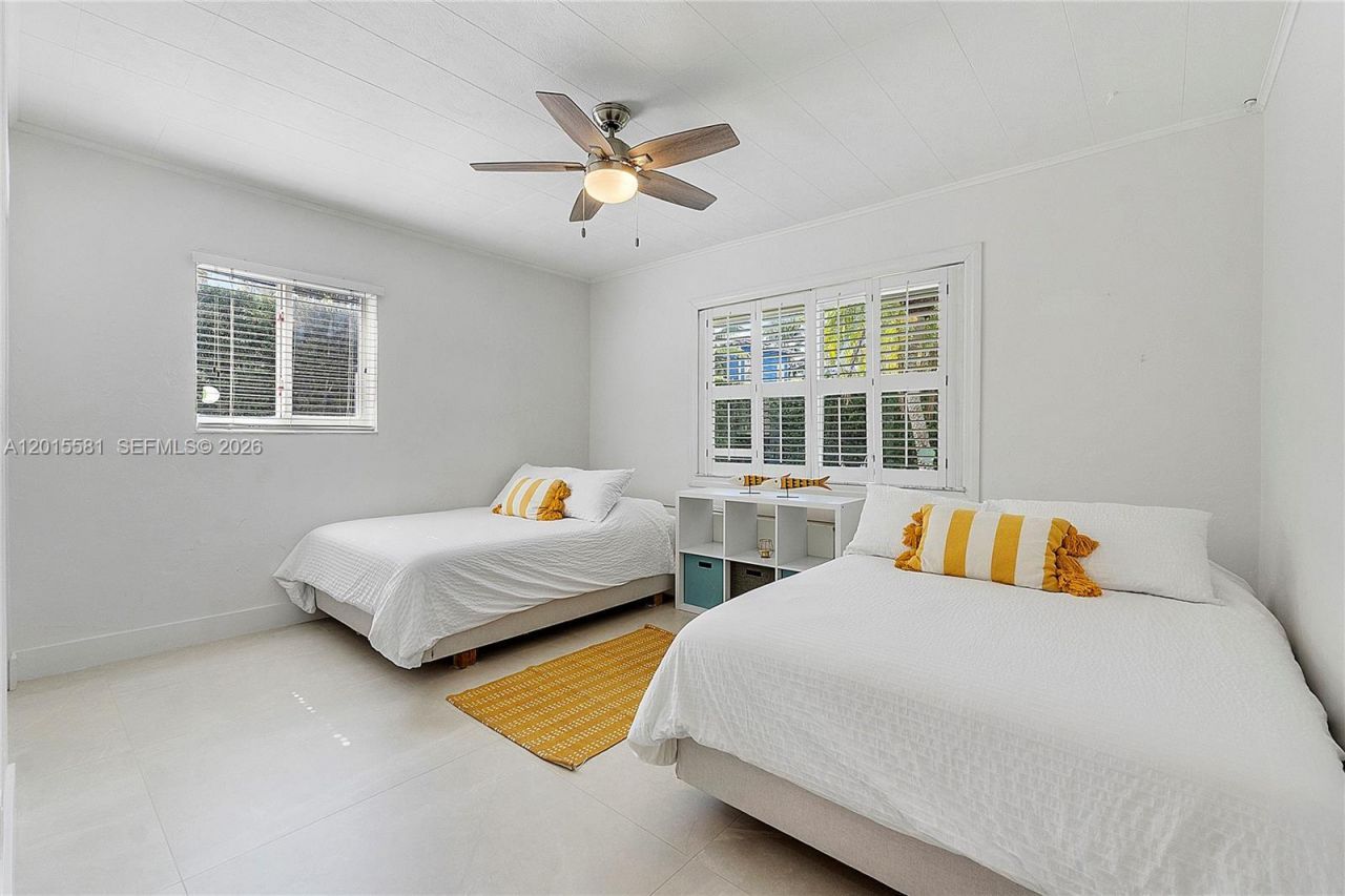 301 Hampton Ln , Key Biscayne, FL 33149 Photo