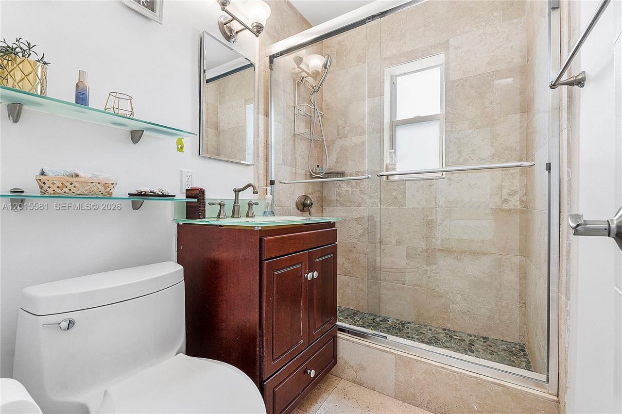 301 Hampton Ln , Key Biscayne, FL 33149 Photo