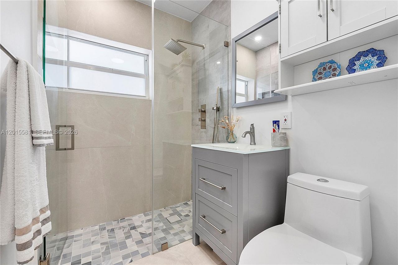 301 Hampton Ln , Key Biscayne, FL 33149 Photo