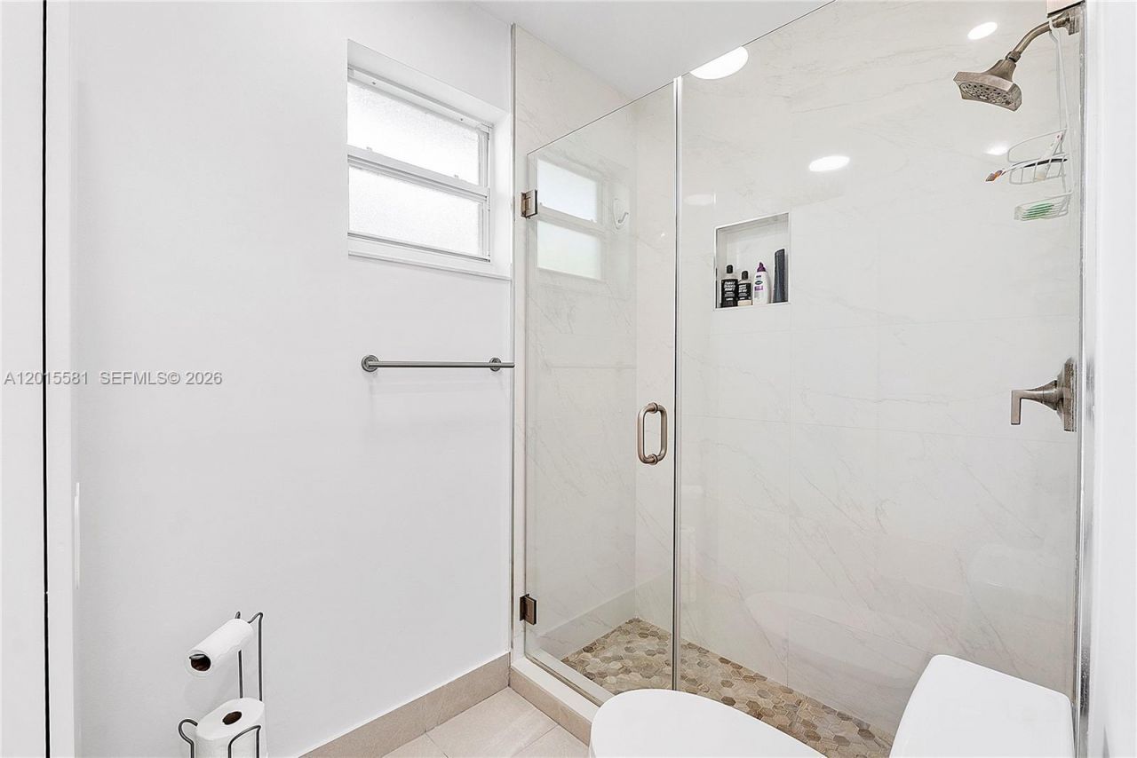 301 Hampton Ln , Key Biscayne, FL 33149 Photo