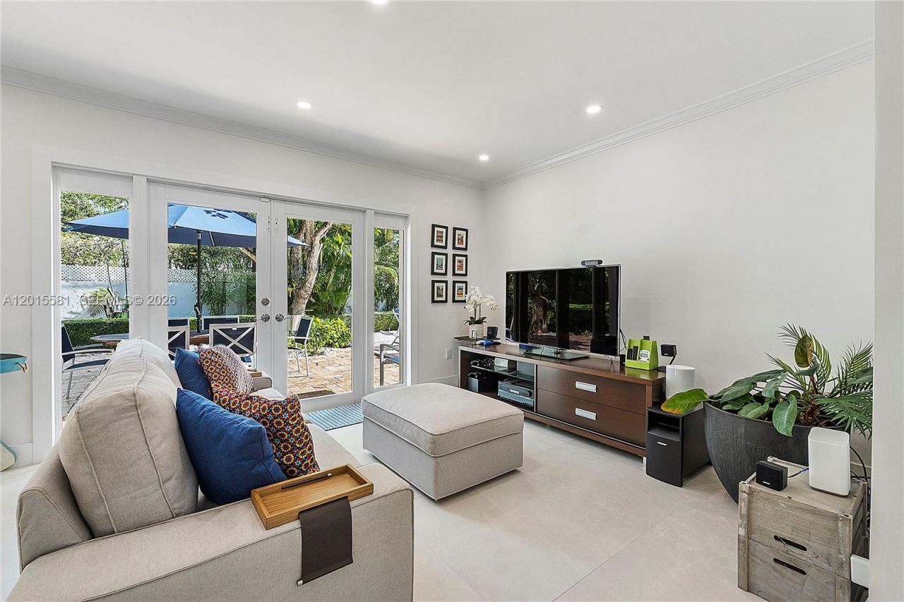 301 Hampton Ln , Key Biscayne, FL 33149 Photo