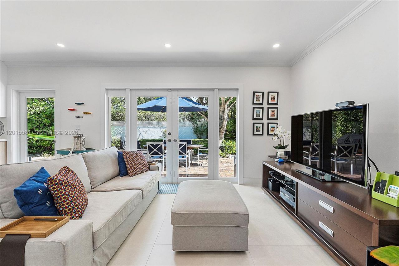 301 Hampton Ln , Key Biscayne, FL 33149 Photo