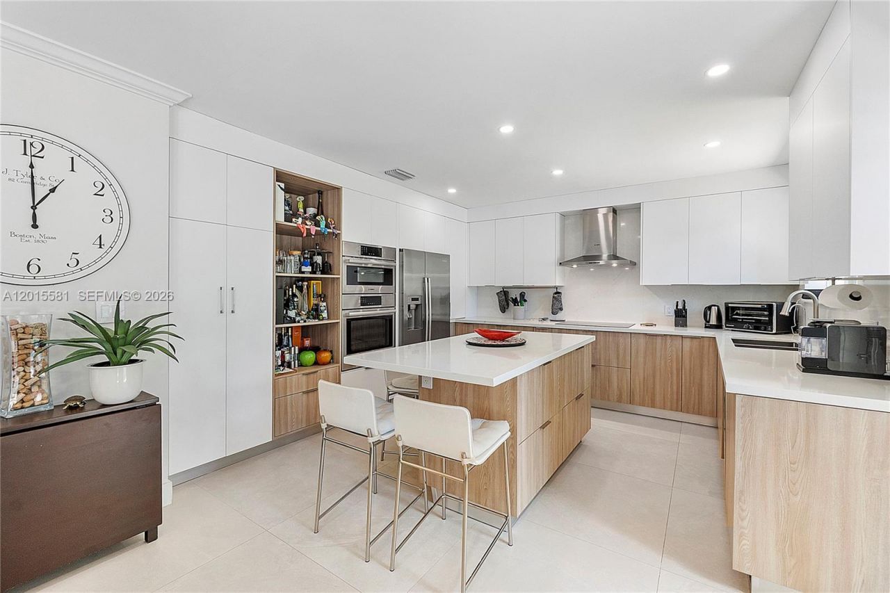 301 Hampton Ln , Key Biscayne, FL 33149 Photo