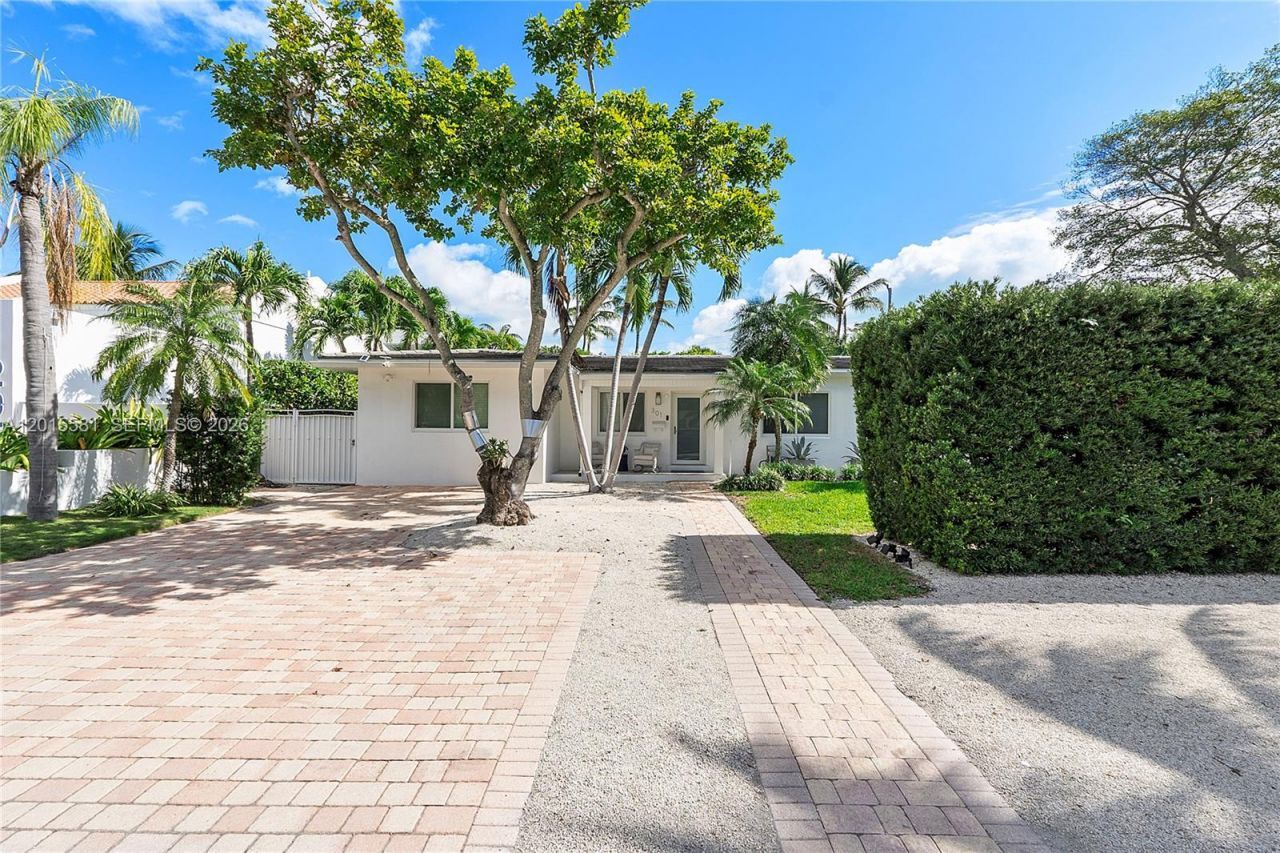 301 Hampton Ln , Key Biscayne, FL 33149 Photo