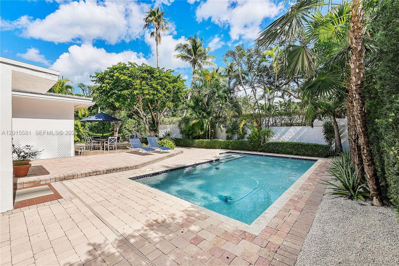 301 Hampton Ln , Key Biscayne, FL 33149 Photo