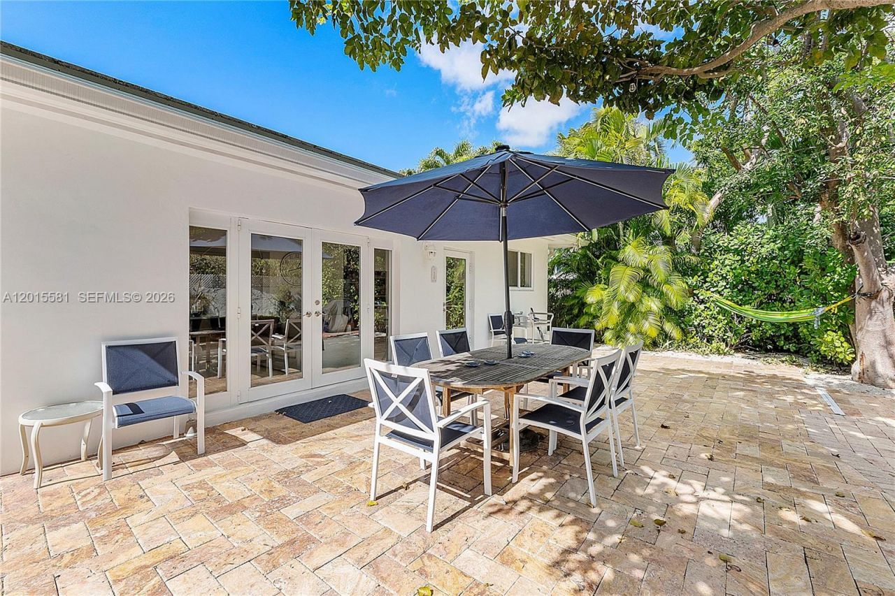 301 Hampton Ln , Key Biscayne, FL 33149 Photo