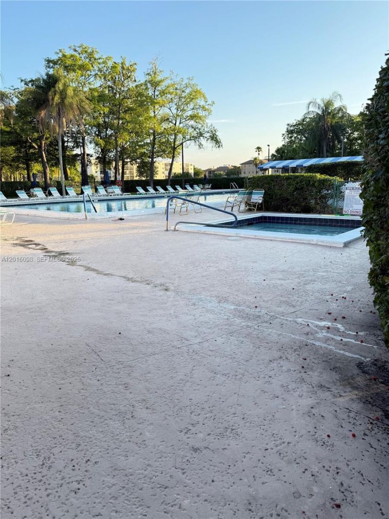 7900 NW 50th St , Unit 303, Lauderhill, FL 33351 Photo