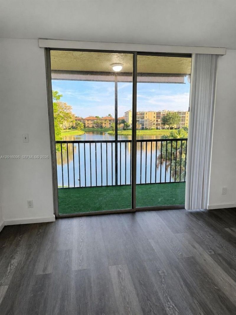 7900 NW 50th St , Unit 303, Lauderhill, FL 33351 Photo