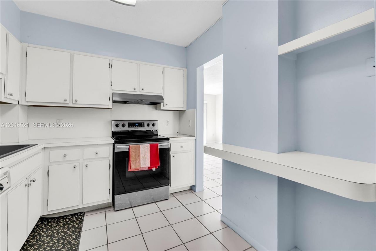 4001 Hillcrest Dr , Unit 812, Hollywood, FL 33021 Photo