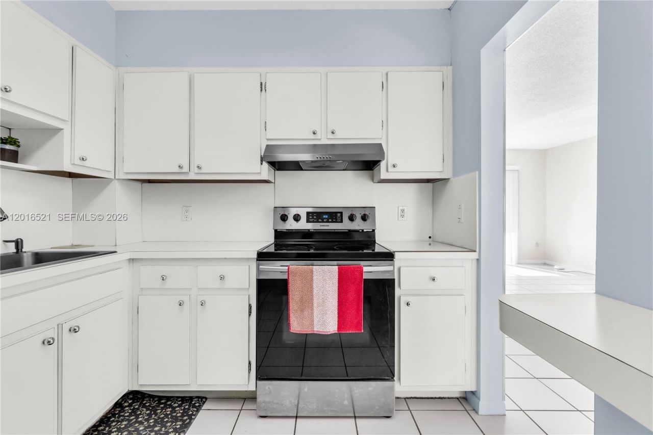 4001 Hillcrest Dr , Unit 812, Hollywood, FL 33021 Photo
