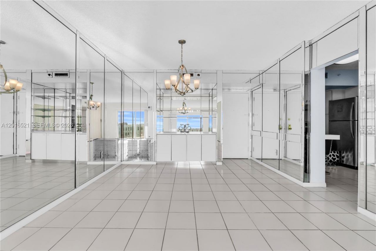 4001 Hillcrest Dr , Unit 812, Hollywood, FL 33021 Photo