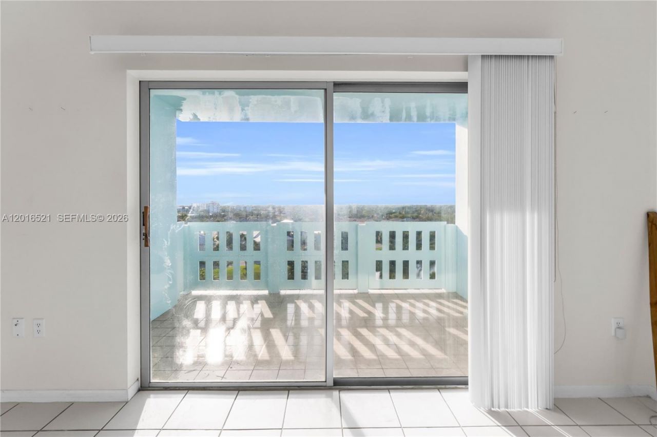 4001 Hillcrest Dr , Unit 812, Hollywood, FL 33021 Photo