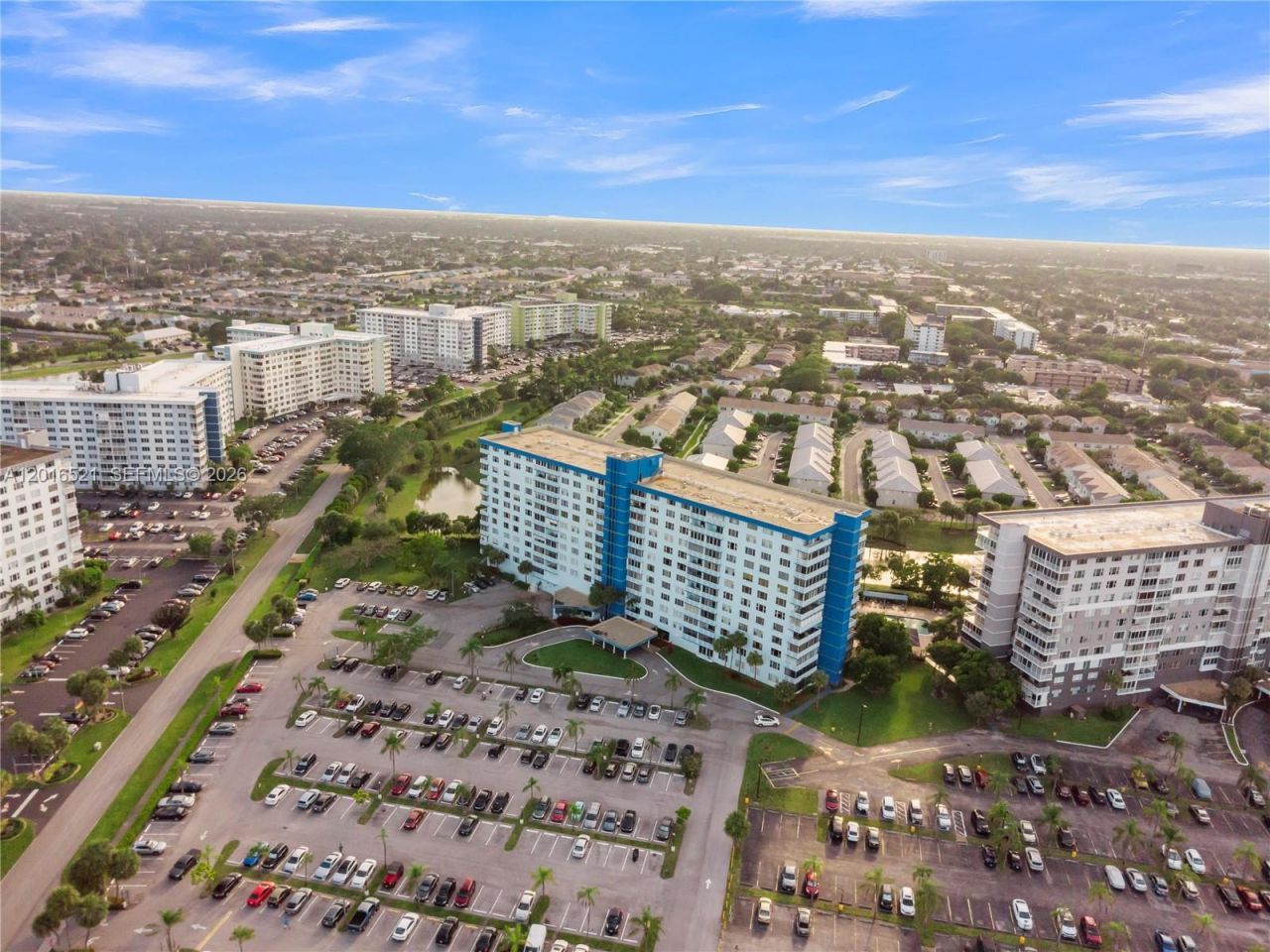 4001 Hillcrest Dr , Unit 812, Hollywood, FL 33021 Photo