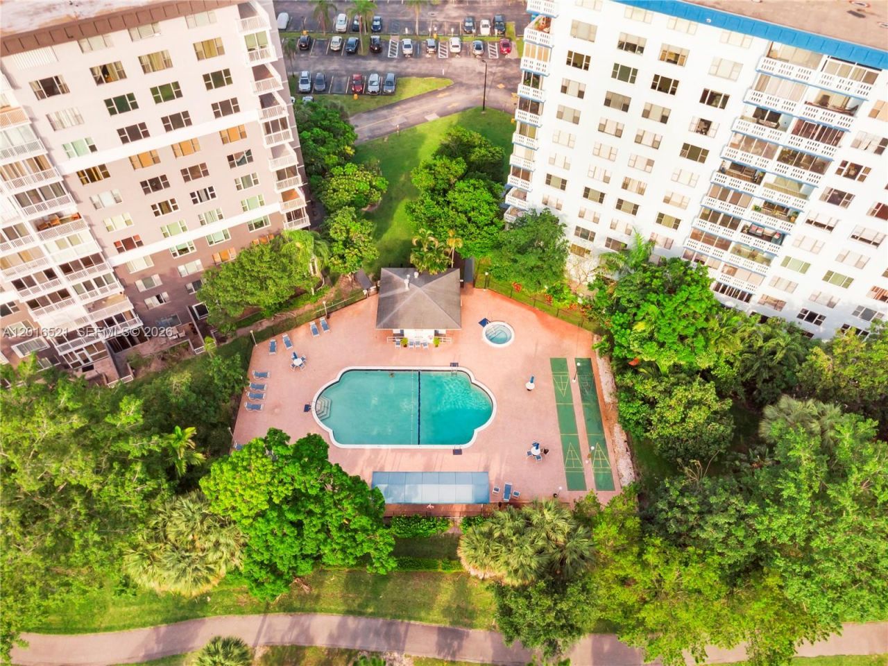4001 Hillcrest Dr , Unit 812, Hollywood, FL 33021 Photo
