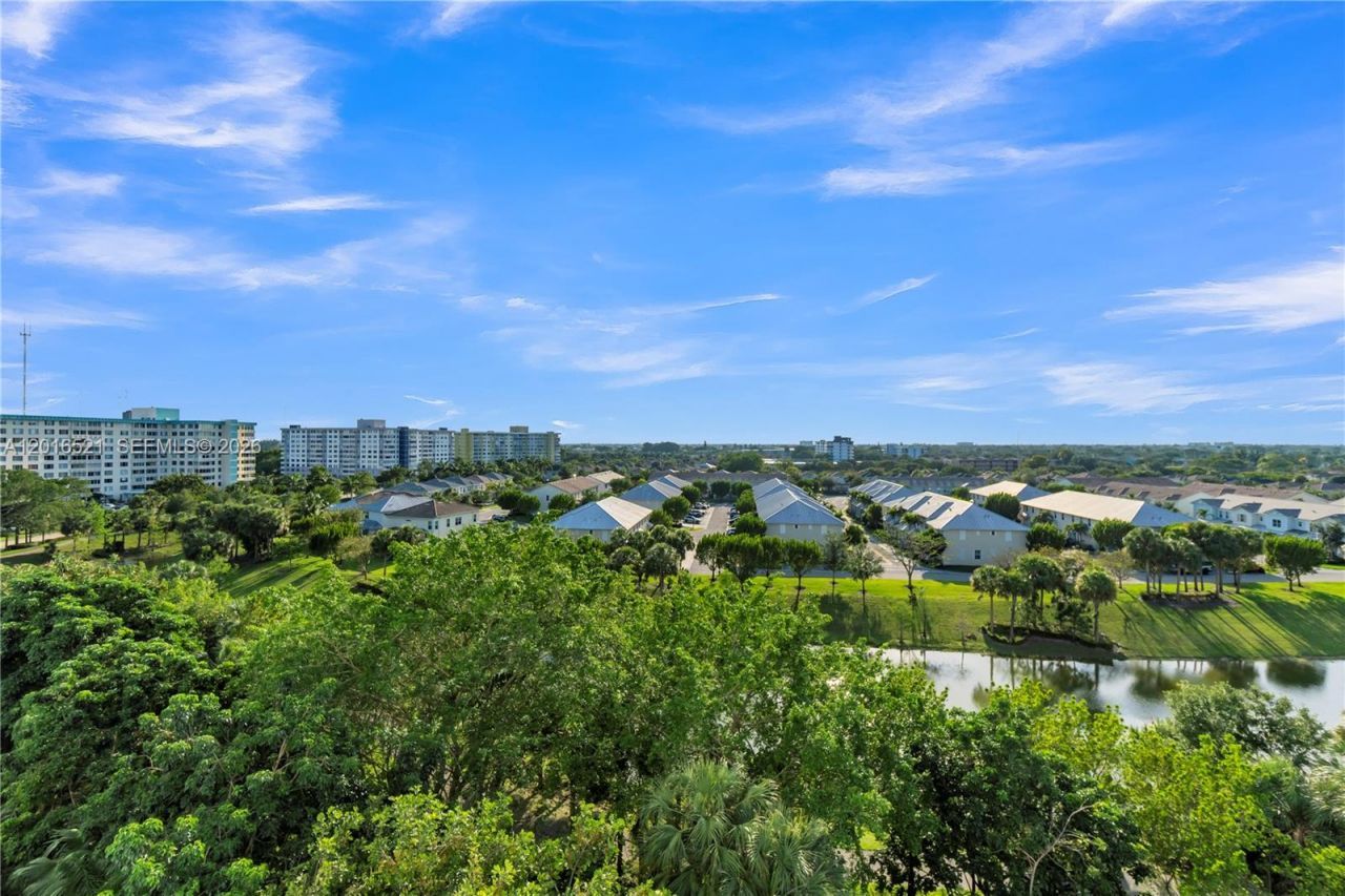 4001 Hillcrest Dr , Unit 812, Hollywood, FL 33021 Photo